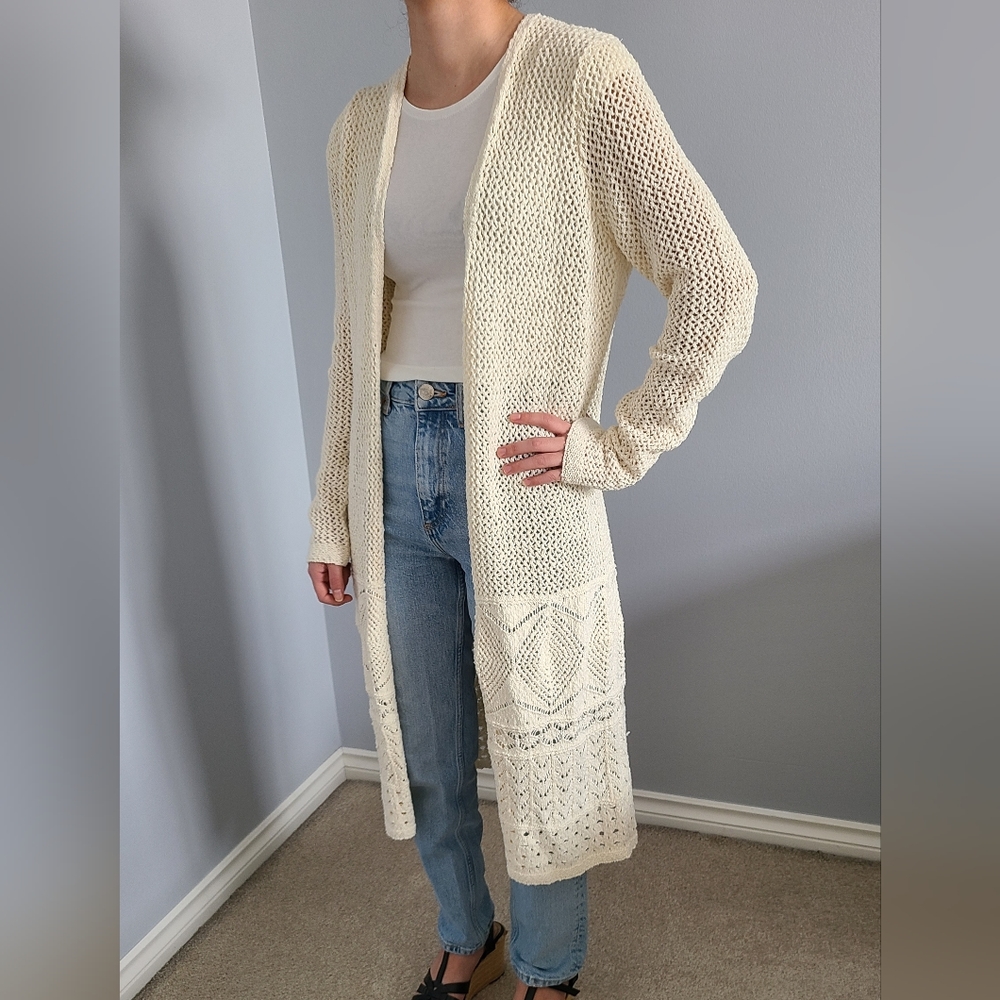 Hollister  knitted Cardigan, cream colored. NWOT . Size Small